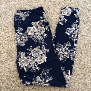 Lularoe Navy Blue Floral Leggings NWOT